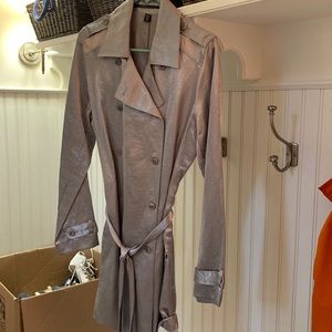 Silver silky topcoat. Size med.